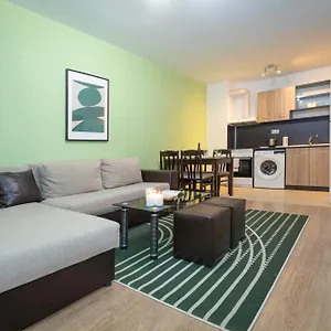 Hotel apartamentowy Modern And Bright Near Center - Free Parking, Sofia